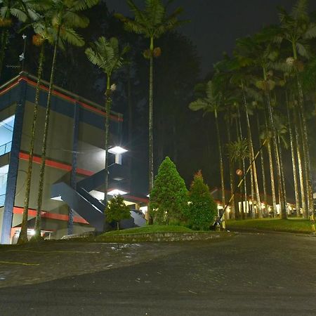 Surya Hotel & Resort Baturraden Exterior photo